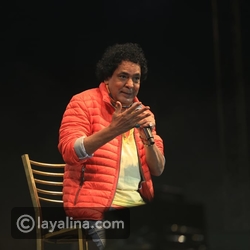 فيديو: محمد منير يكشف لأول مرة حقيقة مرضه وسبب جلوسه على مقعد