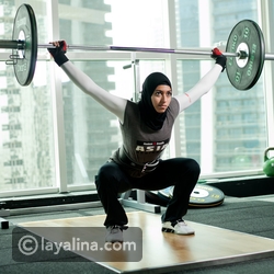 رافعة الأثقال الإماراتية آمنة الحداد: يقولون أنه لا يجدر بي أن أحمل أثقالاً وأن مكاني هو المطبخ!