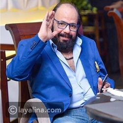 لحظة خروج جثمان طلعت زكريا من المستشفى.. وأحمد فهمي يشارك في حمل النعش