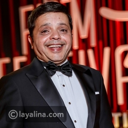 هنيدي يغني كامننا بطريقة طربية ويكشف مصير صعيدي في الجامعة الأمريكية 2