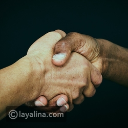 فيديو يرصد كيف تنتشر العدوى بمنتهى السهولة من شخص إلى آخر