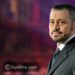 فيديو: جورج وسوف يهدي أحد معجبيه تذكارًا غريبًا بعد وصوله إلى مصر