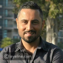 فيديو قيس الشيخ نجيب يعمل صبي محل تنظيف ملابس في لبنان