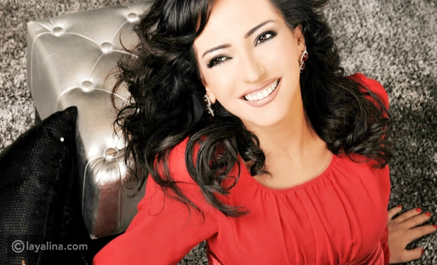 فيديو أمل عرفة تعمل بائعة في محل مفروشات..والسبب!