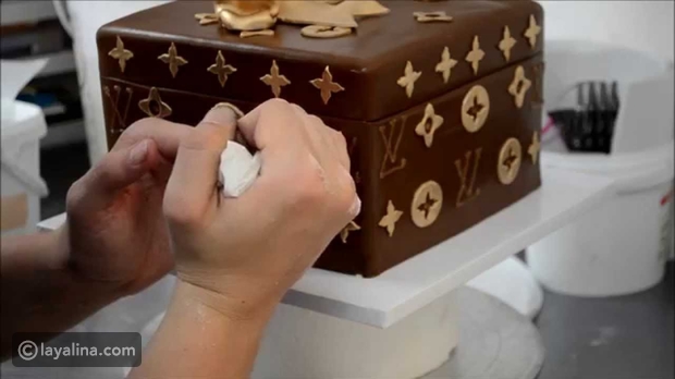 فيديو ماركة لوي فيتون تقدم إبداعاتها في كعكة مميزة