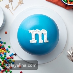 فيديو طريقة سهلة لتحضير كيكة M&M's العملاقة